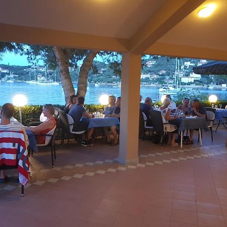 Hotel Paradise Punta Nečujam Extérieur photo